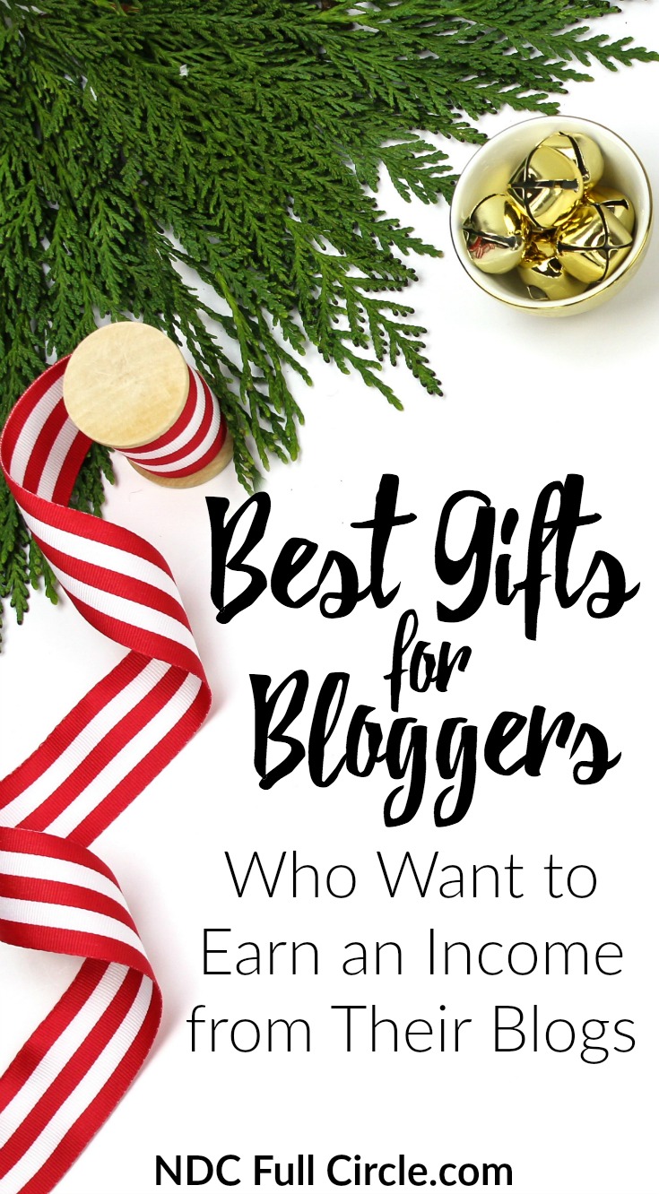 Get the guide for the best gifts for bloggers who want to earn an income from their blog!