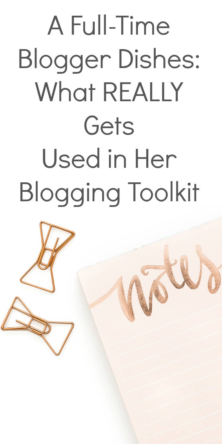 Check out this professional blogger's Blogging Toolkit and Resources list that helps her make money blogging! #bloggingtips #professionalblogging #blogging101 #bloggingtools
